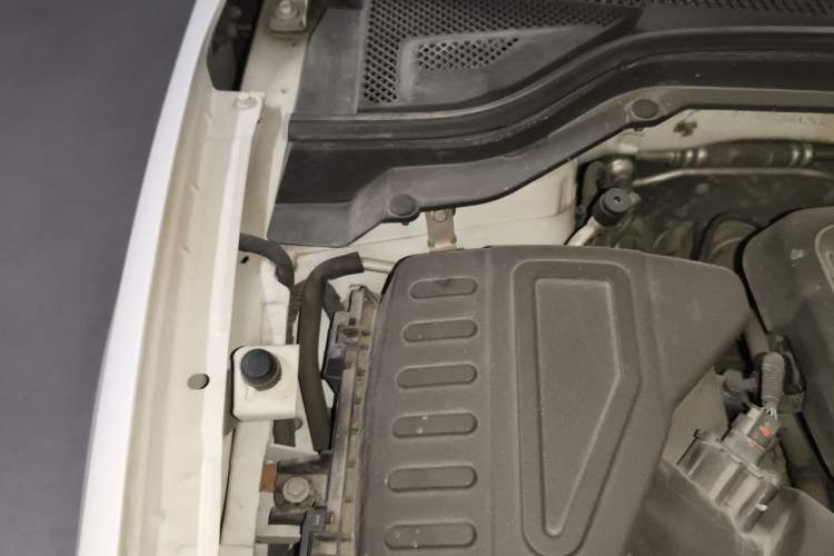 Used Buick GT 2019 15T Dual-Clutch Connected Elite Version China V Standard Engine Bay Right