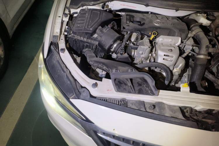 Used Buick GT 2019 15T Dual-Clutch Connected Elite Model China VI Engine Bay Right