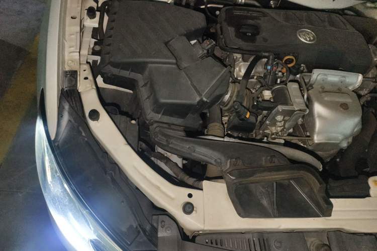 Used Buick GT 2019 18T Automatic Connected Elite Model China VI Standard Engine Bay Right