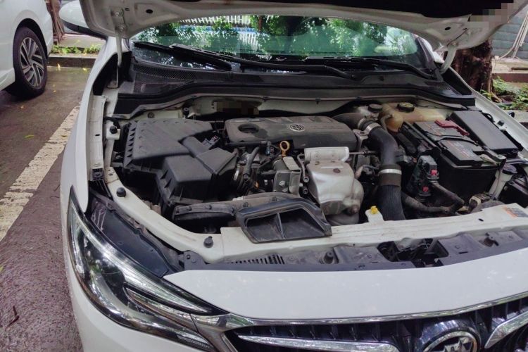 Used Buick GT 2019 18T Automatic Connected Elite Model China VI Standard Engine Bay Right