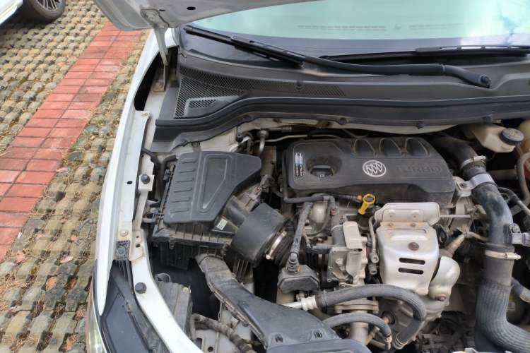 Used Buick GT 2019 15T Dual-Clutch Connected Elite Model China VI Engine Bay Right