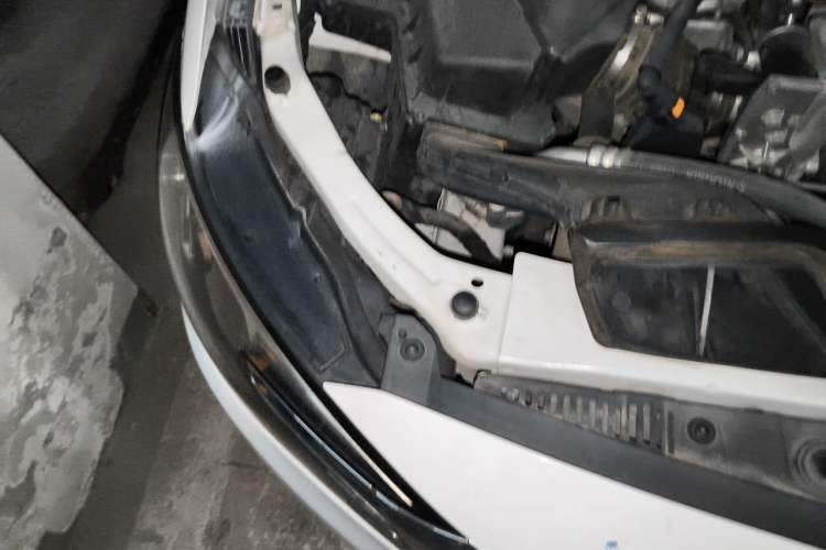 Used Buick GT 2019 18T Automatic Connected Elite Model China VI Standard Engine Bay Right