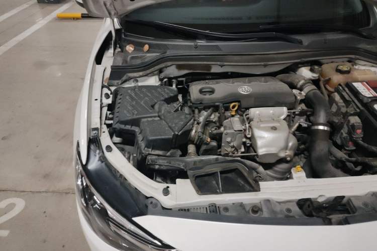 Used Buick GT 2019 18T Automatic Connected Elite Model China VI Standard Engine Bay Right