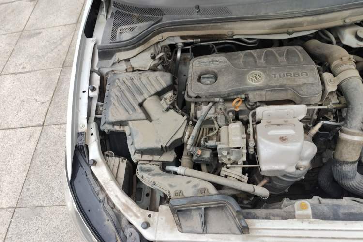 Used Buick GT 2019 18T Automatic Connected Elite Model China VI Standard Engine Bay Right