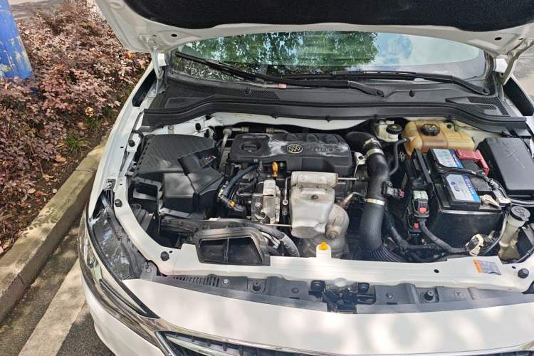 Used Buick GT 2019 18T Automatic Connected Elite Model China VI Standard Engine Bay Right