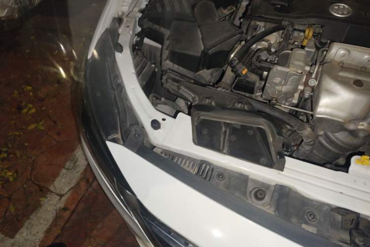 Used Buick GT 2019 18T Automatic Connected Elite Model China VI Standard Engine Bay Right
