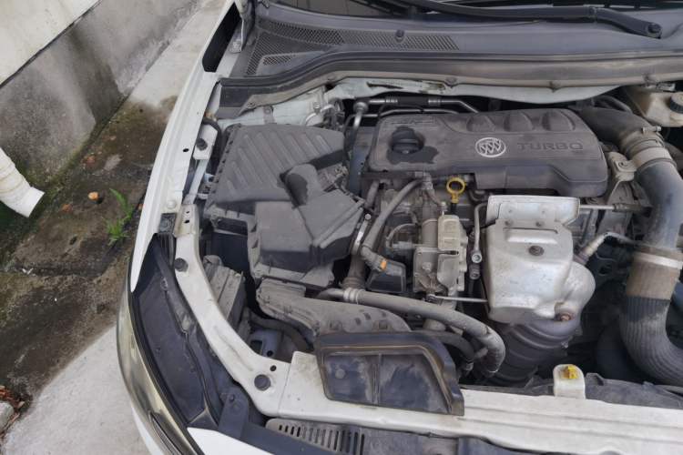 Used Buick GT 2019 18T Automatic Connected Elite Model China VI Standard Engine Bay Right