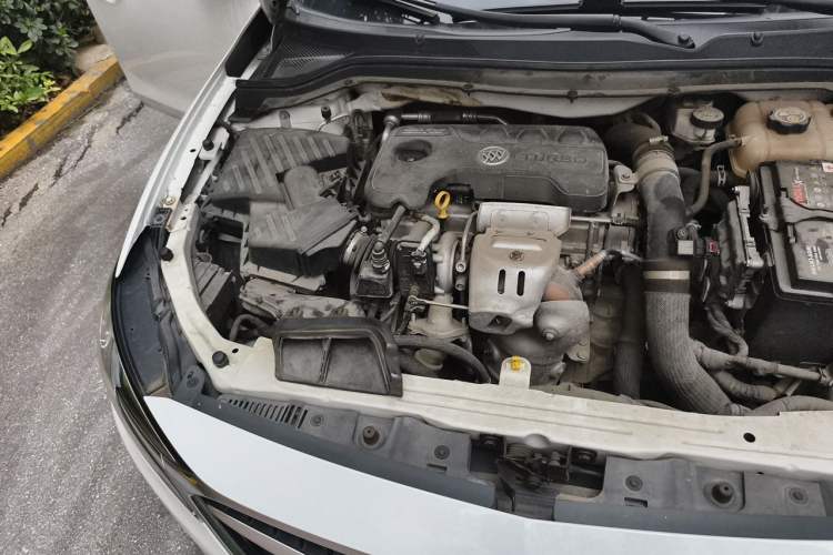 Used Buick GT 2019 18T Automatic Connected Flagship Version China V Standard Engine Bay Right