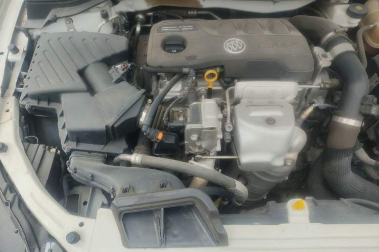Used Buick GT 2019 18T Automatic Connected Elite Model China VI Standard Engine Bay Right