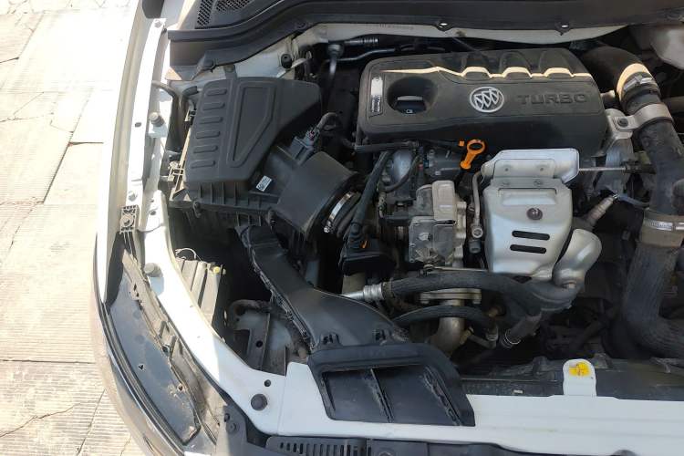 Used Buick GT 2019 15T Dual-Clutch Connected Elite Model China VI Engine Bay Right