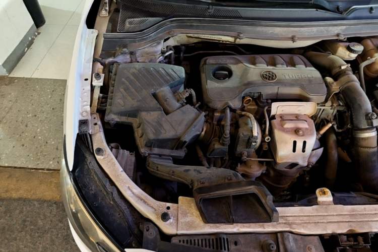 Used Buick GT 2019 18T Automatic Connected Flagship Version China VI Standard Engine Bay Right
