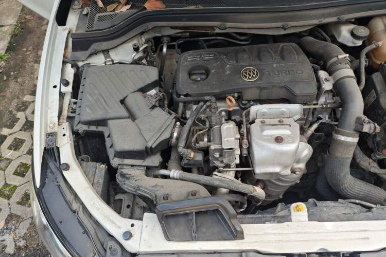 Used Buick GT 2019 18T Automatic Connected Elite Model China V Standard Engine Bay Right