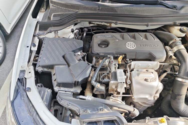 Used Buick GT 2019 18T Automatic Connected Elite Model China VI Standard Engine Bay Right