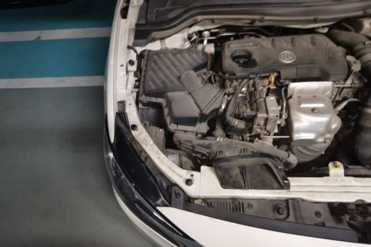 Used Buick GT 2019 18T Automatic Connected Flagship Version China VI Standard Engine Bay Right