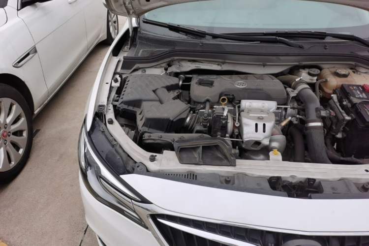 Used Buick GT 2019 18T Automatic Connected Flagship Version China VI Standard Engine Bay Right