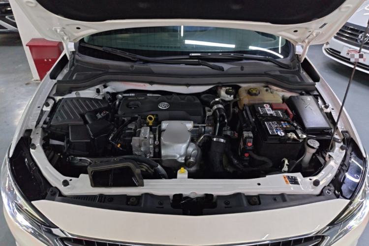 Used Buick GT 2019 18T Automatic Connected Elite Model China VI Standard Engine Bay