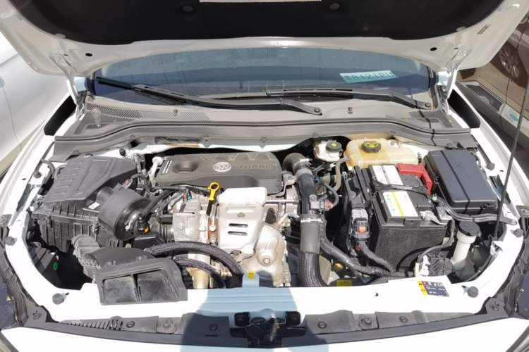 Used Buick GT 2019 15T Dual-Clutch Connected Elite Model China VI Engine Bay