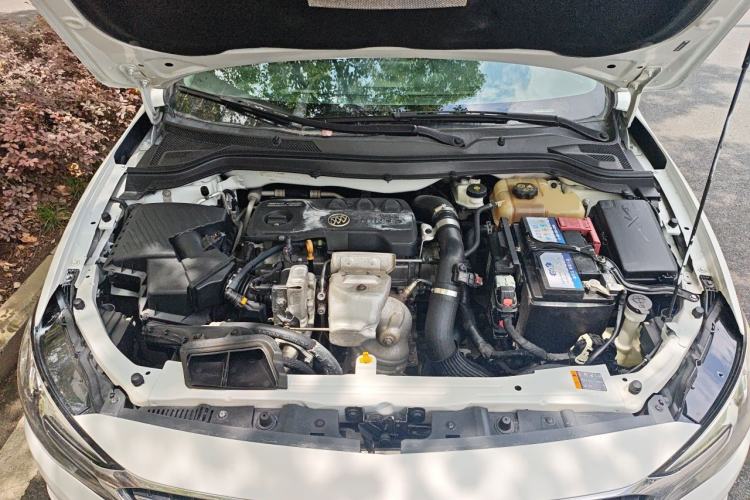Used Buick GT 2019 18T Automatic Connected Elite Model China VI Standard Engine Bay