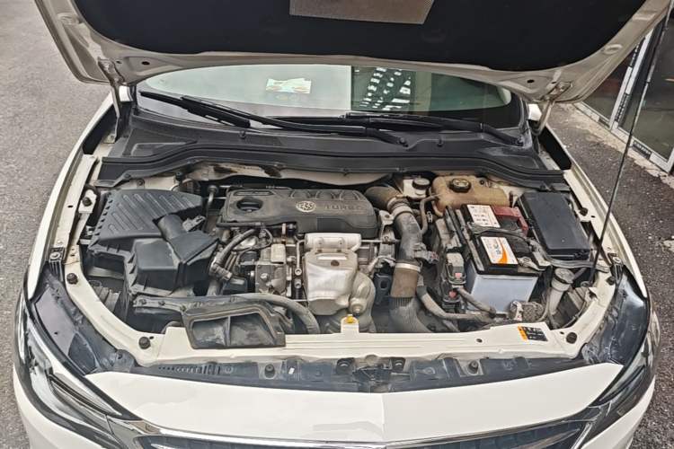 Used Buick GT 2019 18T Automatic Connected Elite Model China VI Standard Engine Bay