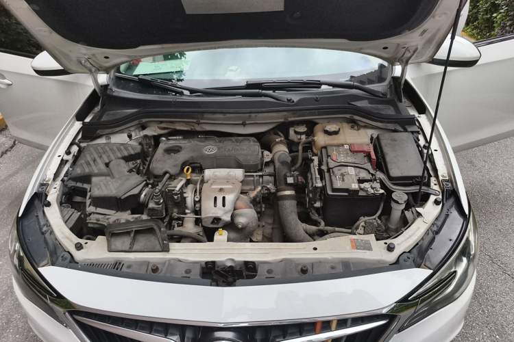 Used Buick GT 2019 18T Automatic Connected Flagship Version China V Standard Engine Bay