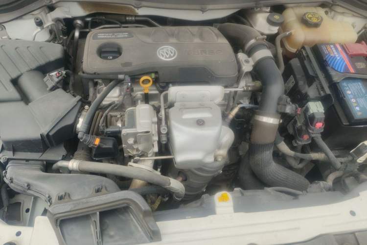 Used Buick GT 2019 18T Automatic Connected Elite Model China VI Standard Engine Bay