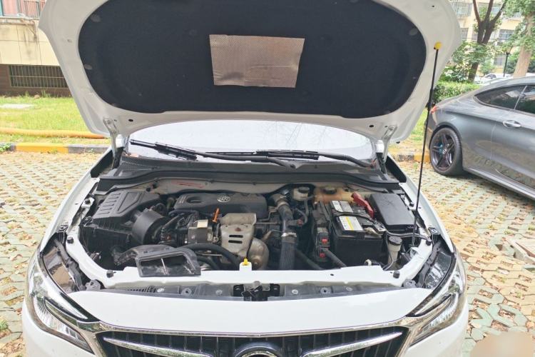 Used Buick GT 2019 15T Dual-Clutch Advanced Version China VI Standard Engine Bay