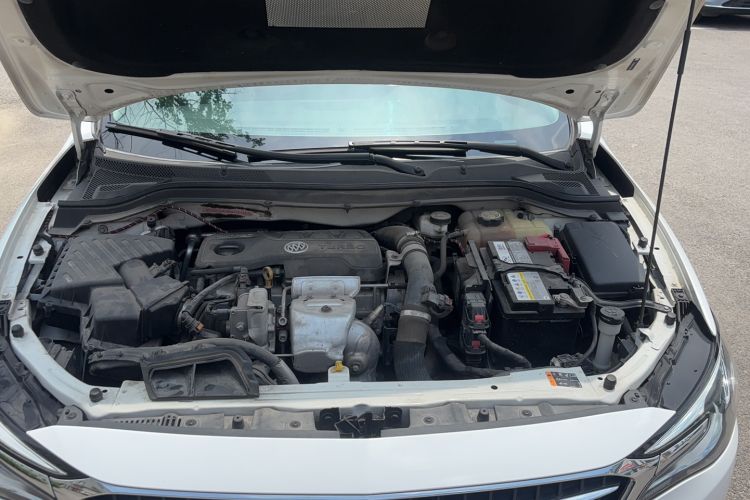 Used Buick GT 2019 18T Automatic Connected Elite Model China VI Standard Engine Bay