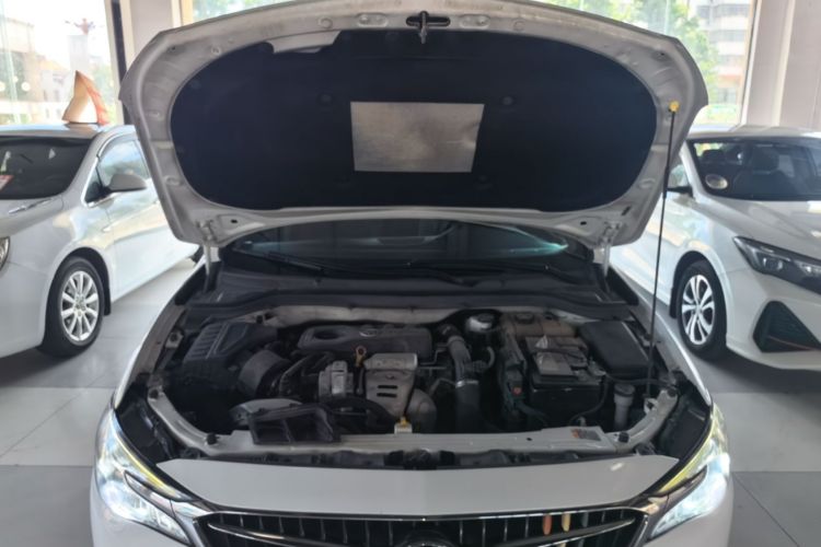 Used Buick GT 2019 15T Manual Elite Version China VI Standard Engine Bay