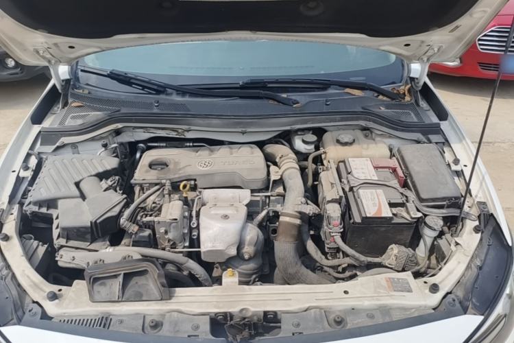 Used Buick GT 2019 18T Automatic Connected Elite Model China VI Standard Engine Bay