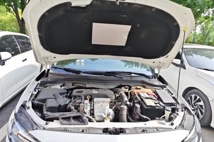 Used Buick GT 2019 18T Automatic Connected Elite Model China VI Standard Engine Bay
