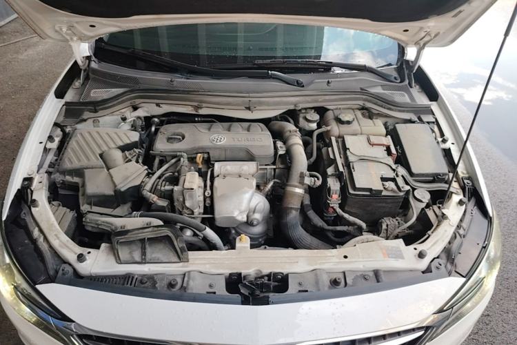 Used Buick GT 2019 18T Automatic Connected Elite Model China VI Standard Engine Bay