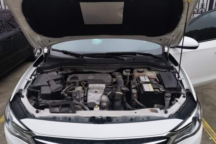 Used Buick GT 2019 18T Automatic Connected Elite Model China VI Standard Engine Bay