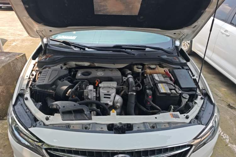 Used Buick GT 2019 15T Dual-Clutch Advanced Version China VI Standard Engine Bay