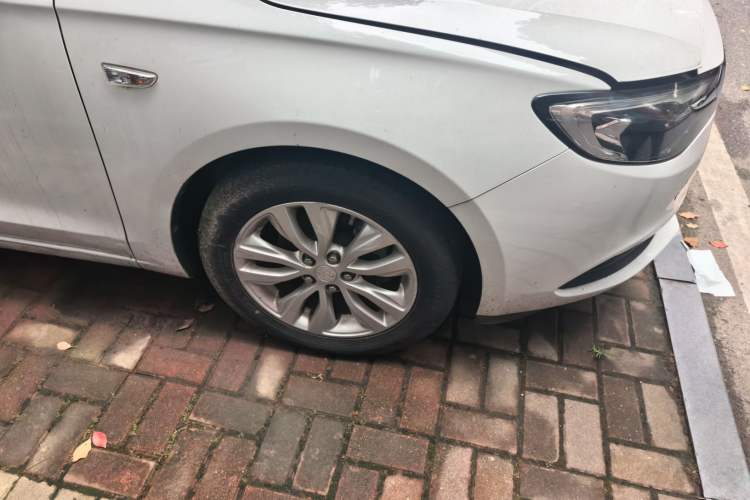 Used Buick GT 2019 15T Dual-Clutch Connected Elite Model China VI Exterior 1
