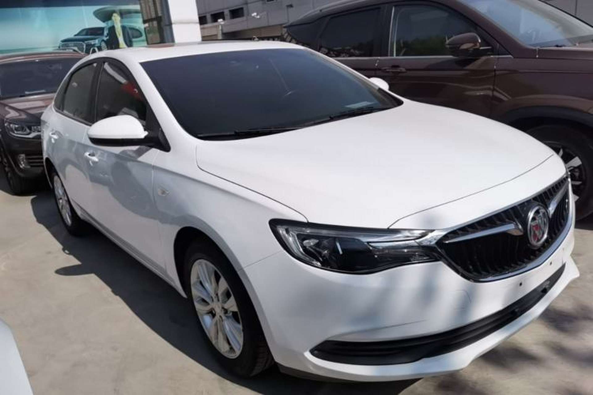 Used Buick GT 2019 15T Dual-Clutch Connected Elite Model China VI Exterior 1