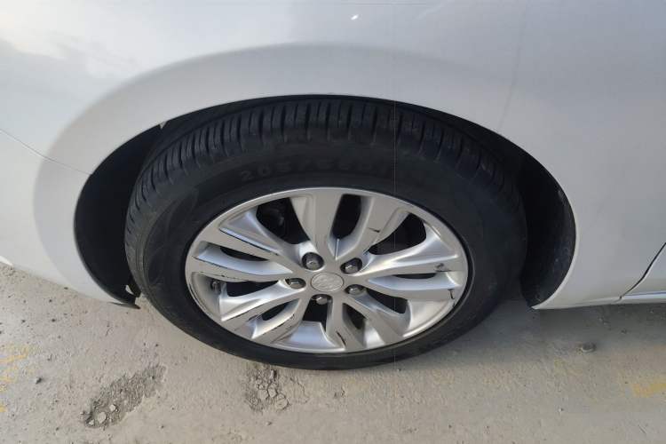 Used Buick GT 2019 15T Dual-Clutch Connected Elite Model China VI Exterior 1