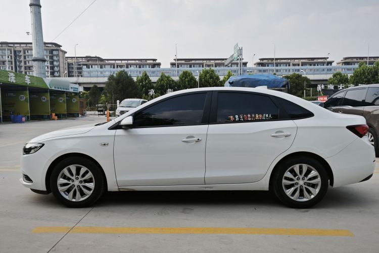 Used Buick GT 2019 15T Dual-Clutch Connected Elite Model China VI Exterior 2