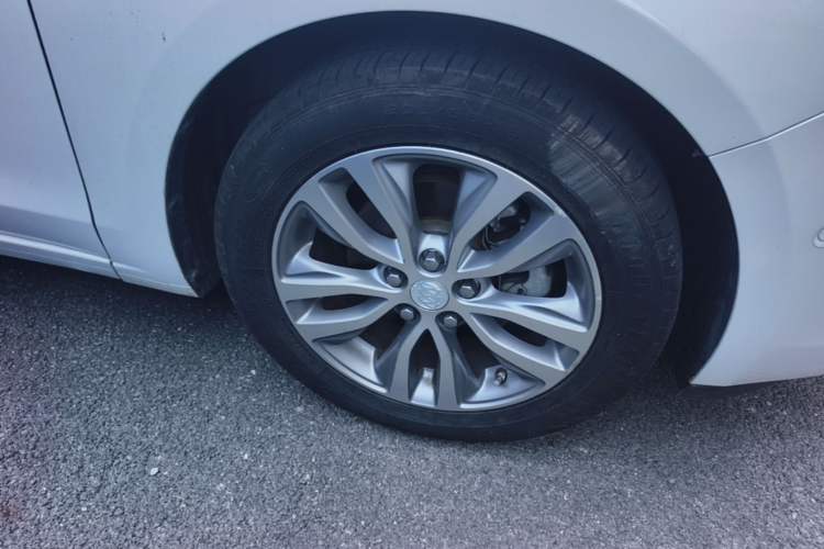 Used Buick GT 2019 18T Automatic Connected Flagship Version China VI Standard Exterior 2