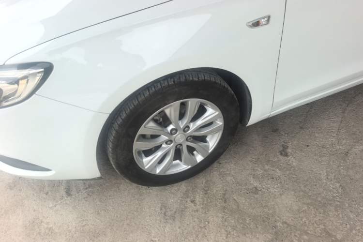 Used Buick GT 2019 15T Dual-Clutch Connected Elite Model China VI Exterior 3
