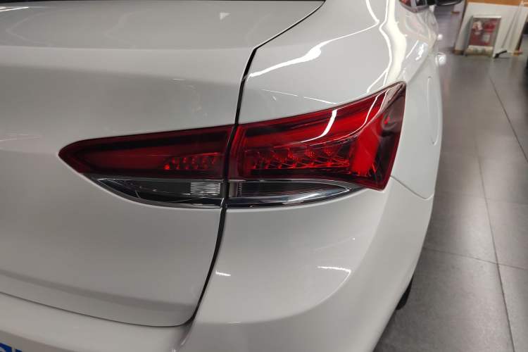 Used Buick GT 2019 15T Dual-Clutch Connected Elite Version China V Standard Exterior 3
