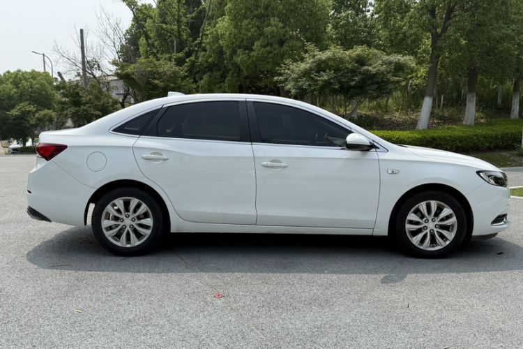 Used Buick GT 2019 15T Dual-Clutch Connected Elite Model China VI Exterior 3
