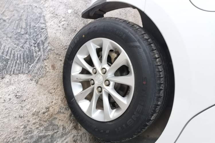 Used Buick GT 2019 15T Dual-Clutch Advanced Version China VI Standard Exterior 3