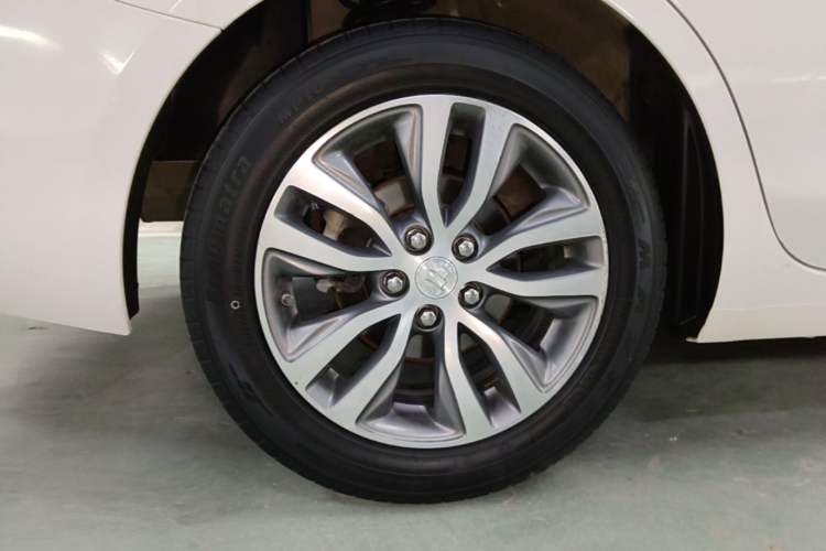 Used Buick GT 2019 18T Automatic Connected Elite Model China VI Standard Exterior 3
