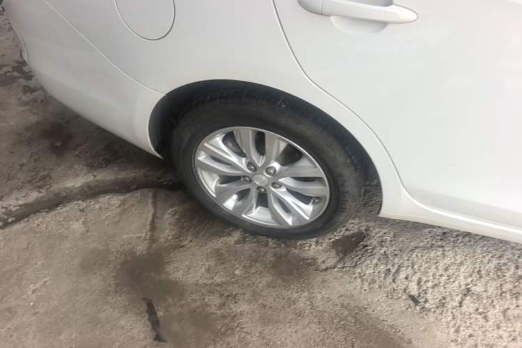 Used Buick GT 2019 15T Dual-Clutch Connected Elite Model China VI Exterior 4