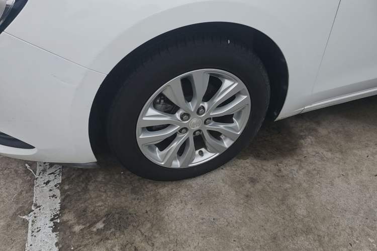 Used Buick GT 2019 15T Manual Elite Version China VI Standard Exterior 4