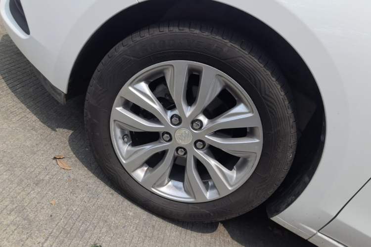 Used Buick GT 2019 15T Manual Elite Version China VI Standard Exterior 4