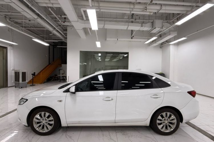 Used Buick GT 2019 15T Dual-Clutch Connected Elite Model China VI Exterior 4