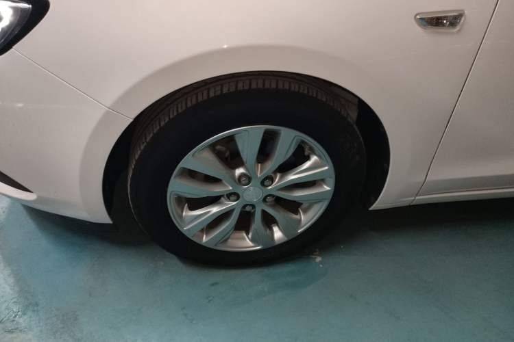 Used Buick GT 2019 15T Dual-Clutch Connected Elite Model China VI Exterior 4