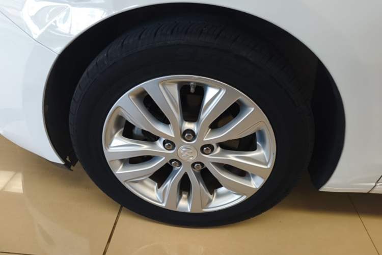 Used Buick GT 2019 15T Dual-Clutch Connected Elite Model China VI Exterior 4