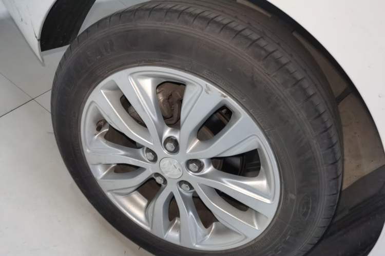 Used Buick GT 2019 15T Dual-Clutch Connected Elite Model China VI Exterior 5